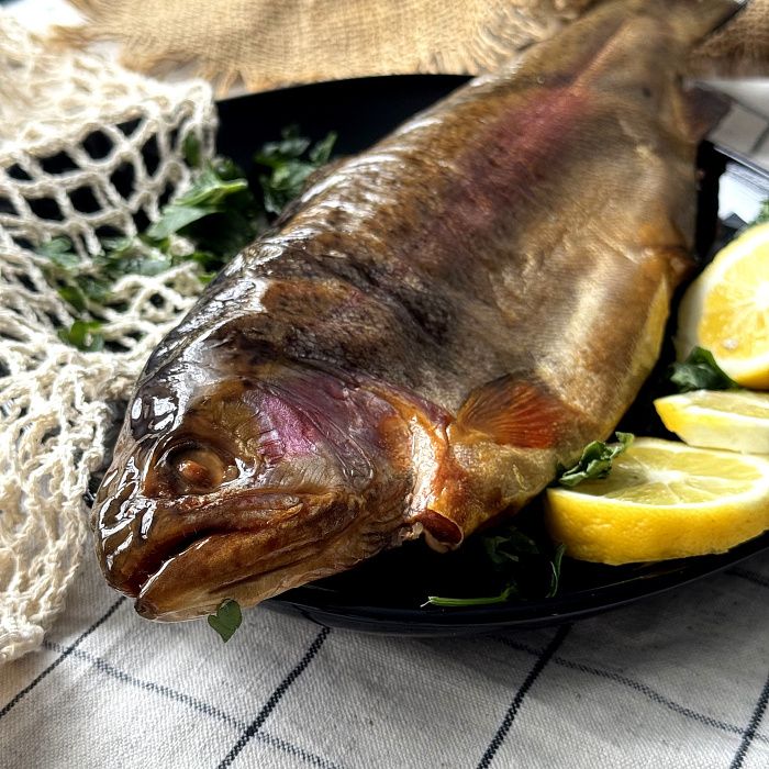 Форель потрошеная с головой, горячего копчения