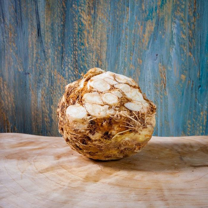 Корень сельдерея, ферма Лебедь