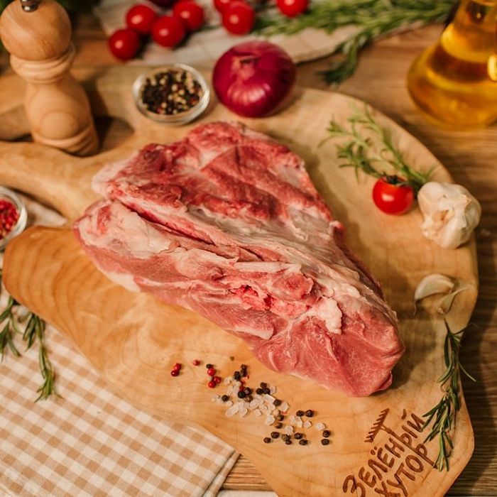 Свинина, мякоть на косточке, ферма Ильи Малахова