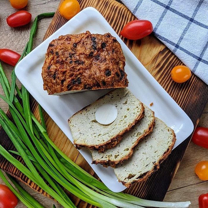 Рулет куриный с яйцом