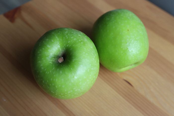 Яблоки Гренни, ферма Валерия Жомера