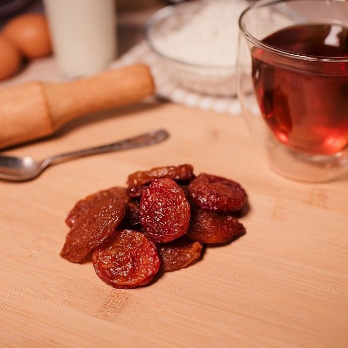Красная слива сушеная