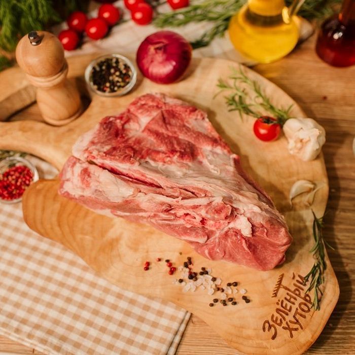 Свинина, мякоть на косточке, ферма Ильи Малахова