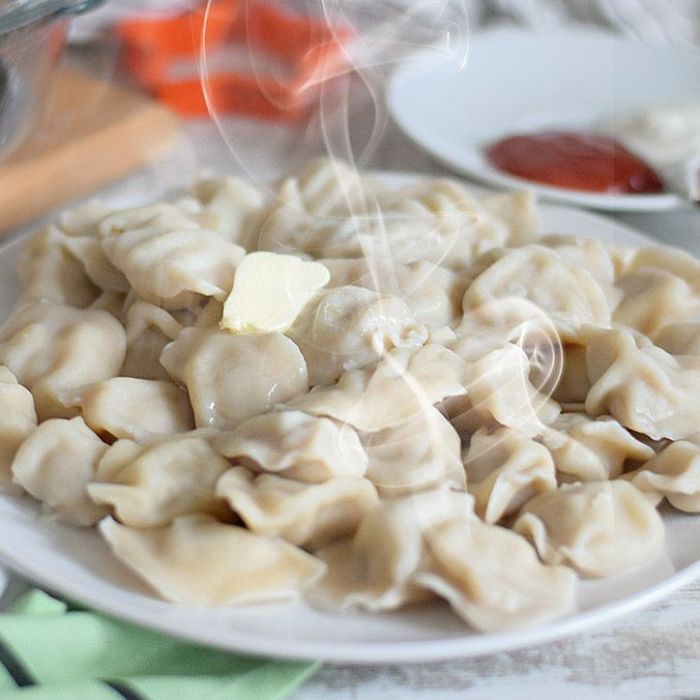 Пельмени, свинина с мясом цыпленка, машинная лепка