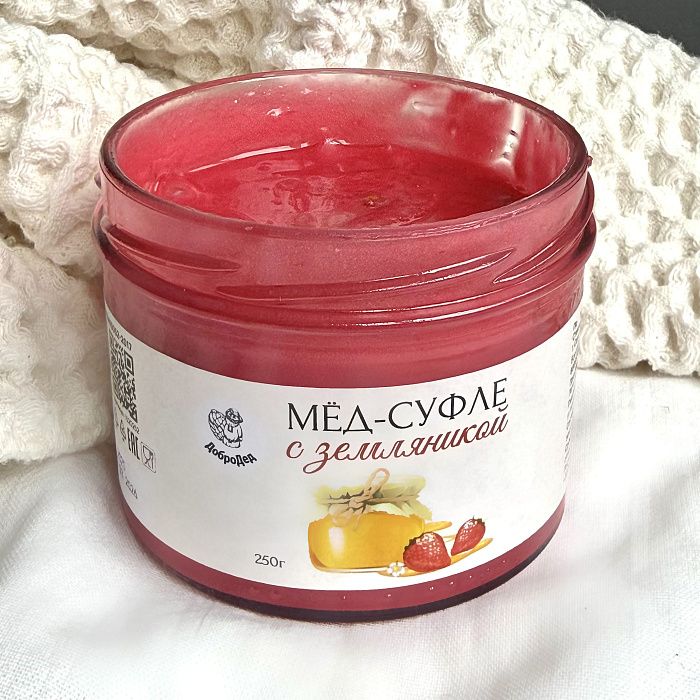 Мед-суфле с земляникой