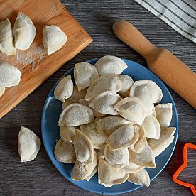 Пельмени, свинина с мясом цыпленка, машинная лепка